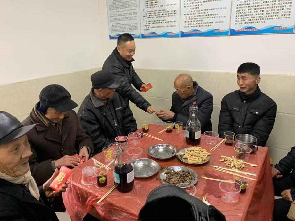 2019讓愛依舊，湖北昌利領(lǐng)導(dǎo)前往福利院慰問
